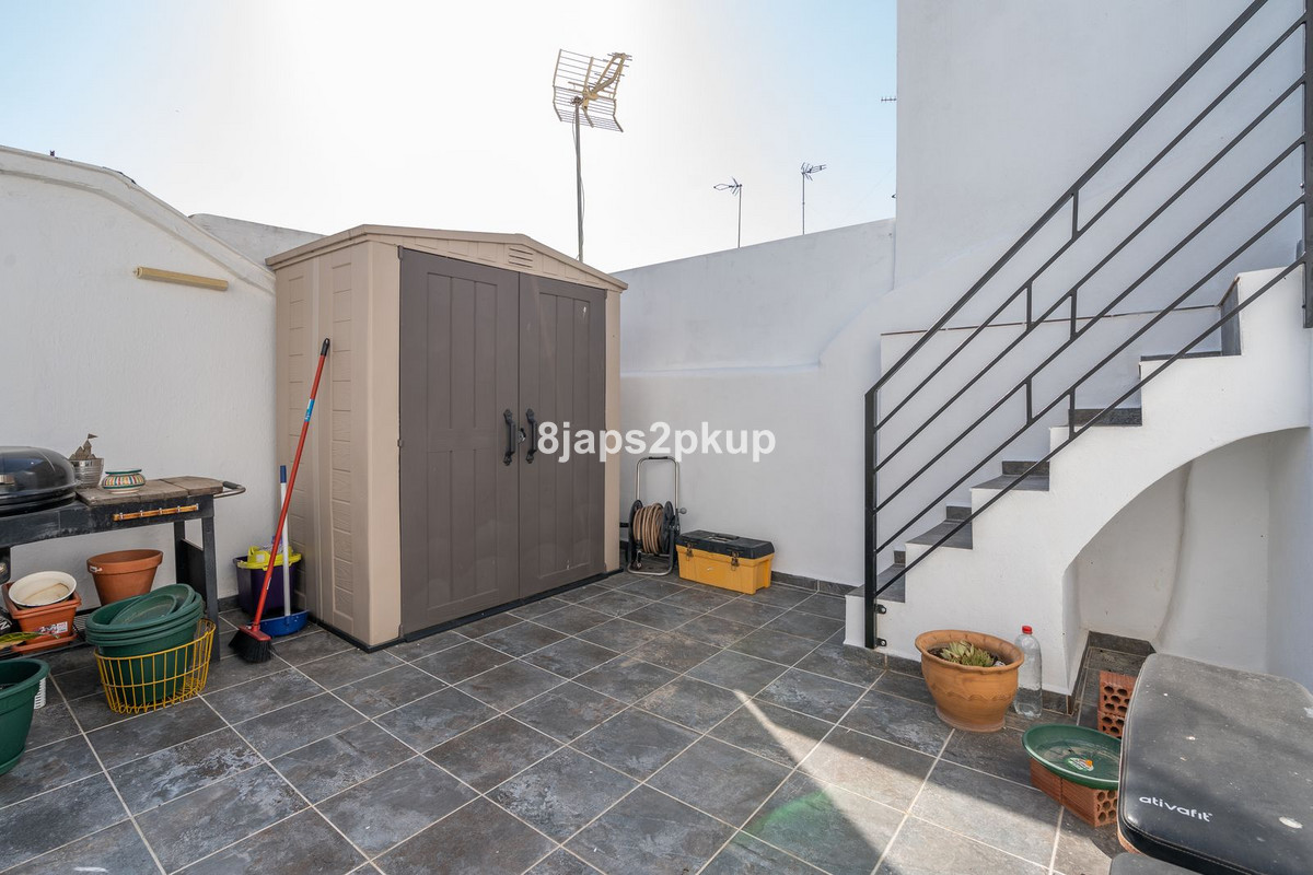 2 Bed Townhouse for sale in Estepona Costa Del Sol, Málaga, Spain