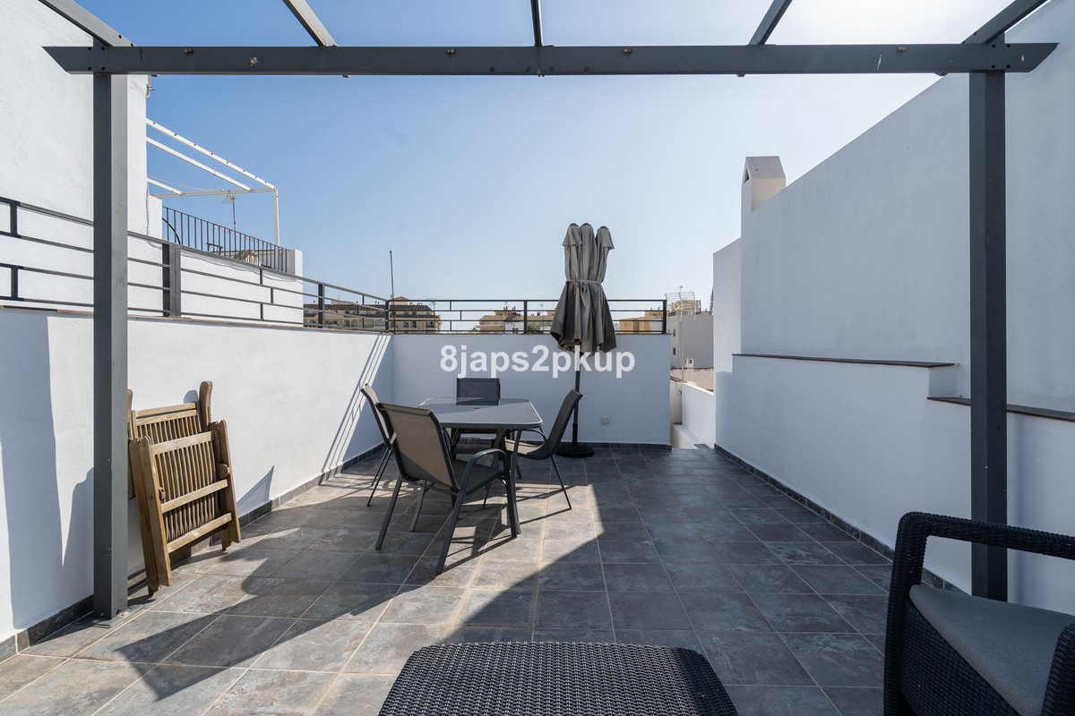 2 Bed Townhouse for sale in Estepona Costa Del Sol, Málaga, Spain
