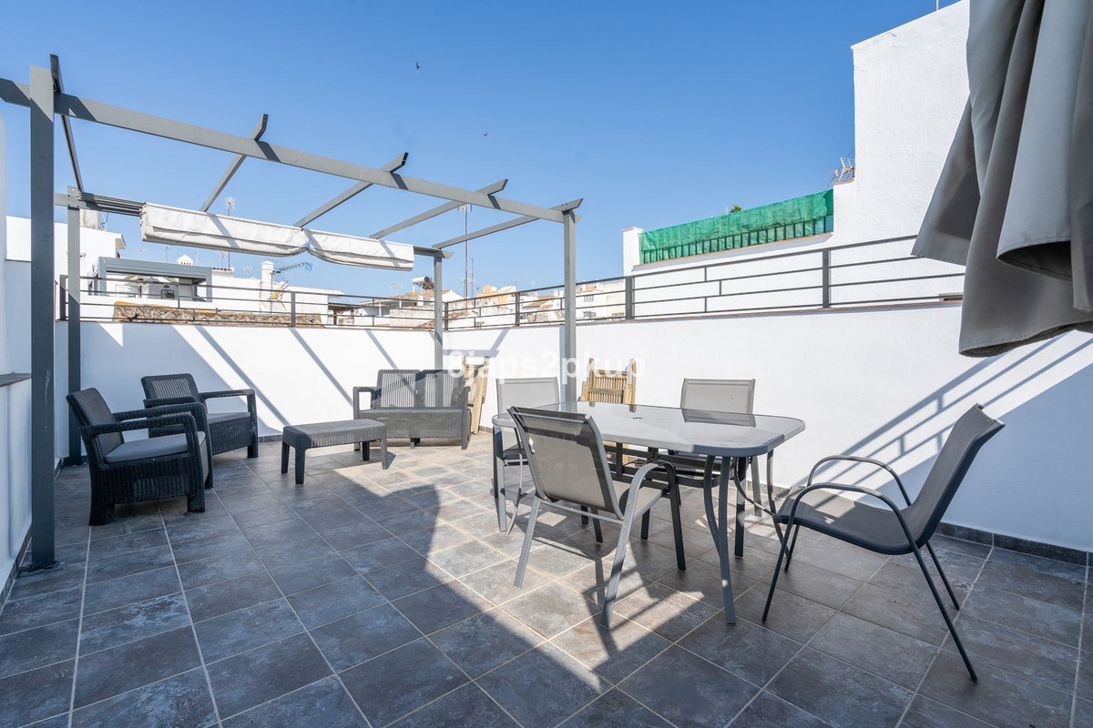 2 Bed Townhouse for sale in Estepona Costa Del Sol, Málaga, Spain