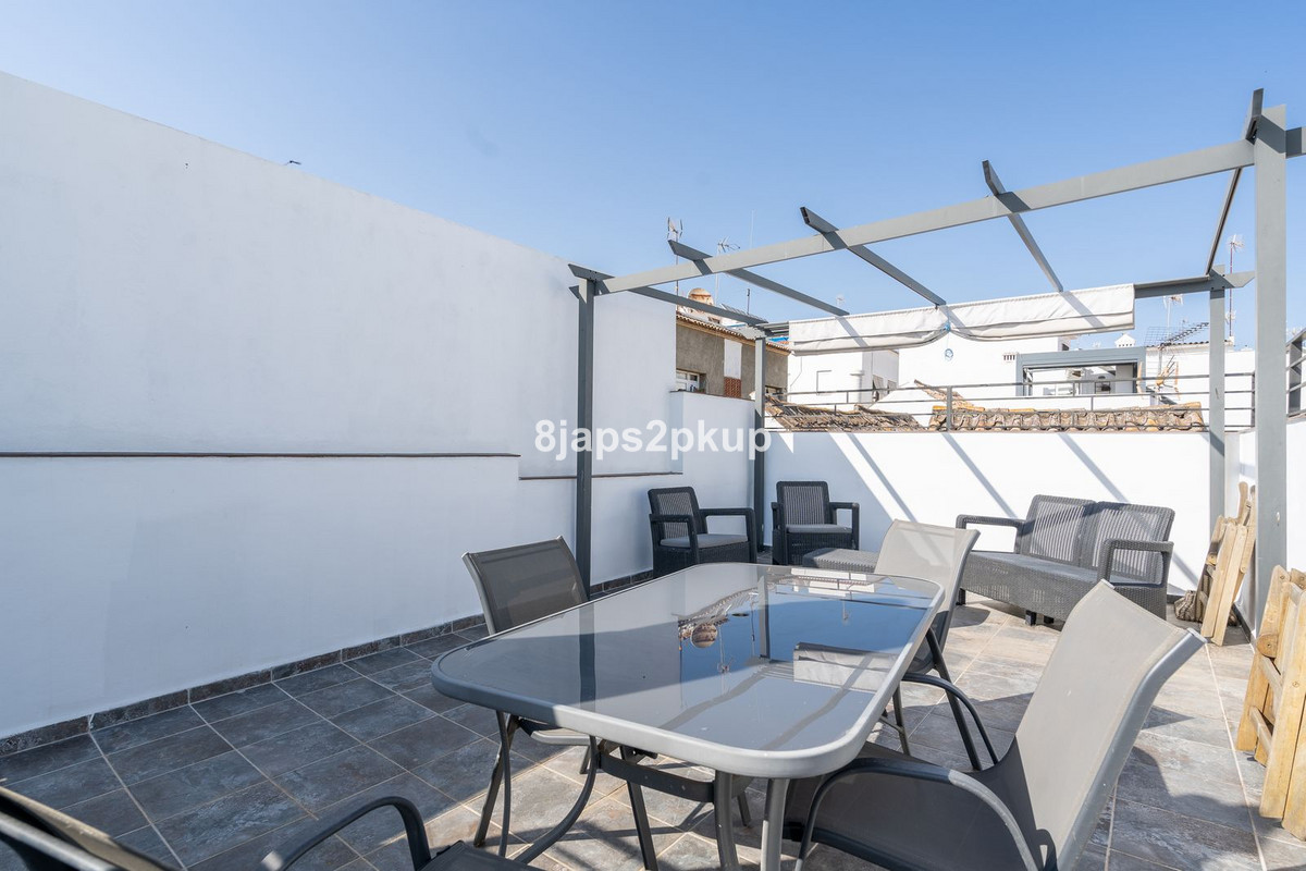 2 Bed Townhouse for sale in Estepona Costa Del Sol, Málaga, Spain