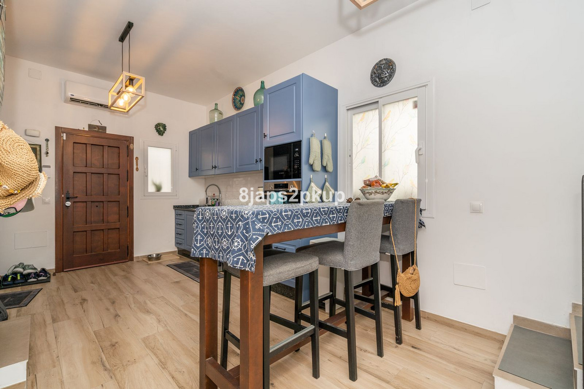 2 Bed Townhouse for sale in Estepona Costa Del Sol, Málaga, Spain