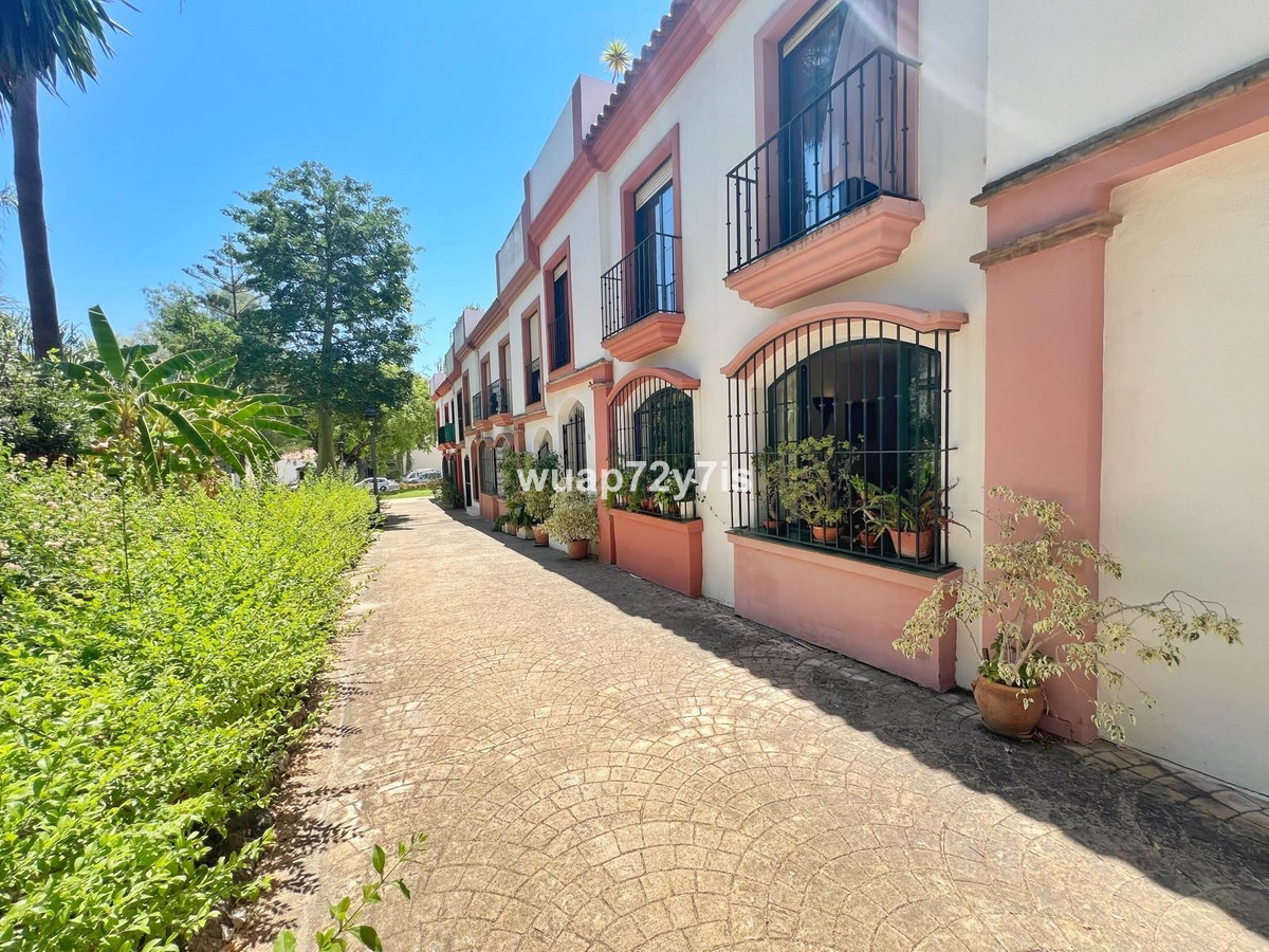 Se vende Hotel de 12 dormitorios en Costa Del Sol, Málaga, España