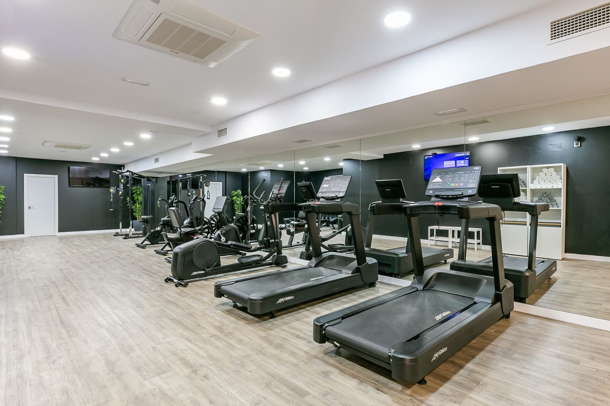 2 Bed Apartment for sale in Benahavís Costa Del Sol, Málaga, Spain