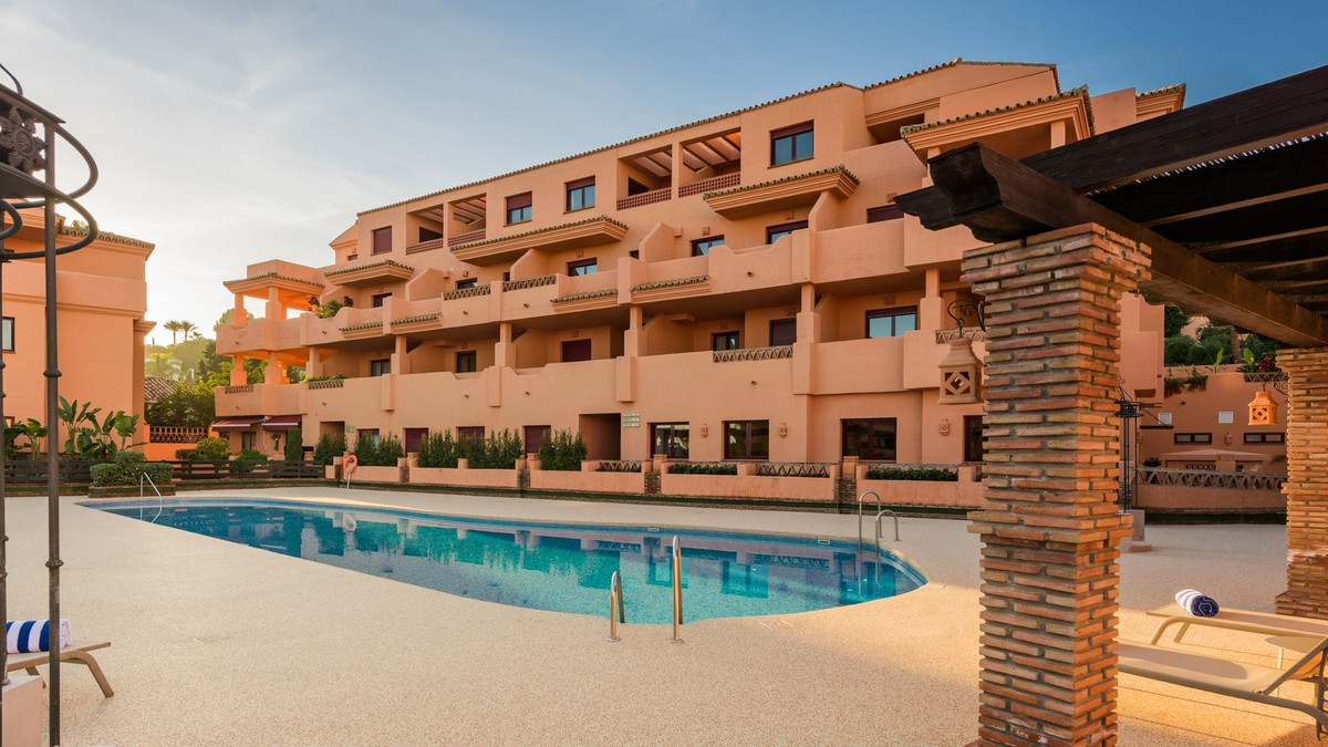 2 Bed Apartment for sale in Benahavís Costa Del Sol, Málaga, Spain