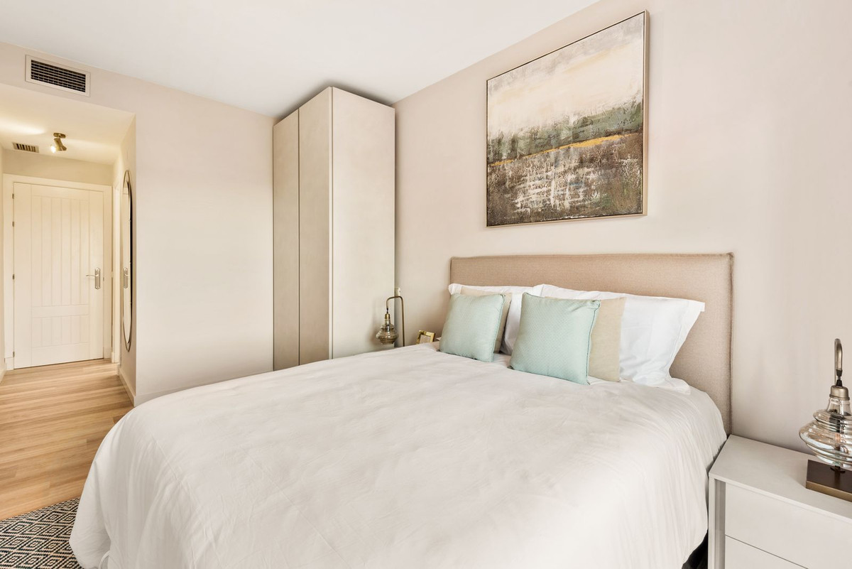 2 Bed Apartment for sale in Benahavís Costa Del Sol, Málaga, Spain