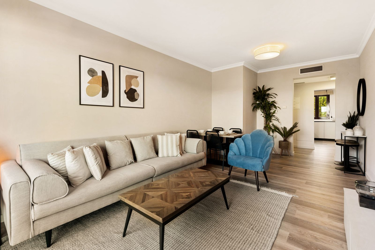 2 Bed Apartment for sale in Benahavís Costa Del Sol, Málaga, Spain