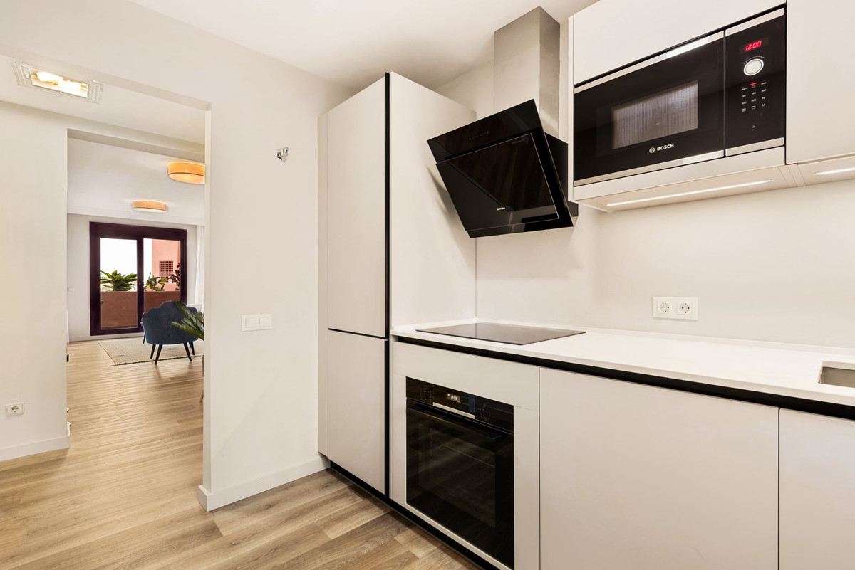 2 Bed Apartment for sale in Benahavís Costa Del Sol, Málaga, Spain