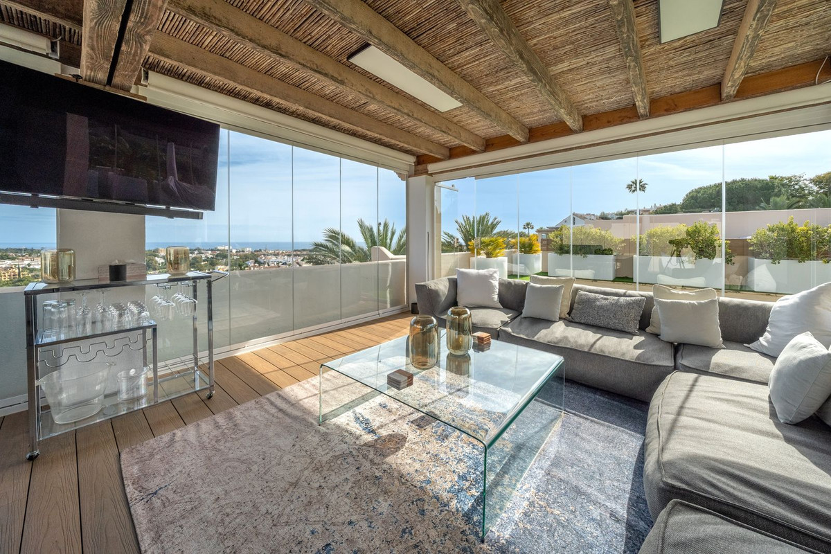 3 Bed Apartment for sale in El Paraiso Costa Del Sol, Málaga, Spain