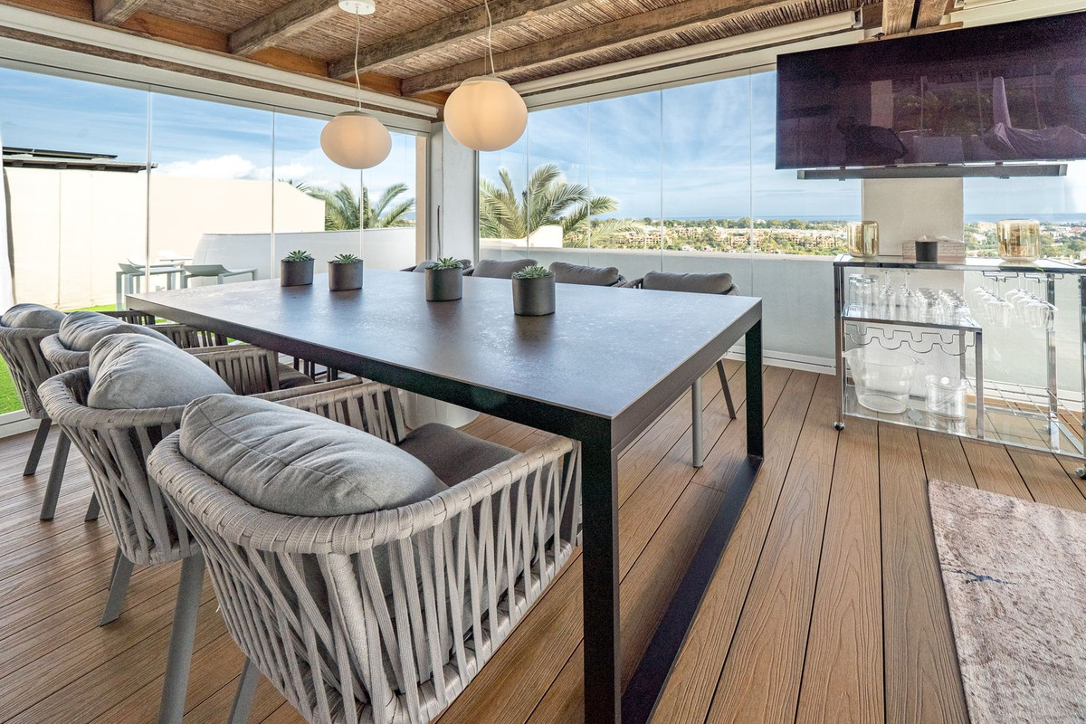 3 Bed Apartment for sale in El Paraiso Costa Del Sol, Málaga, Spain