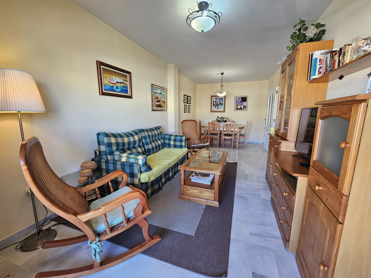 Se vende Apartamento Planta Media de 2 dormitorios en Costa Del Sol, Málaga, España