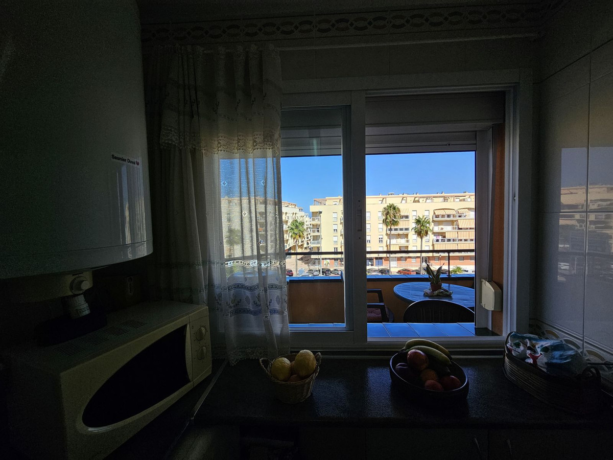 Se vende Apartamento Planta Media de 2 dormitorios en Costa Del Sol, Málaga, España