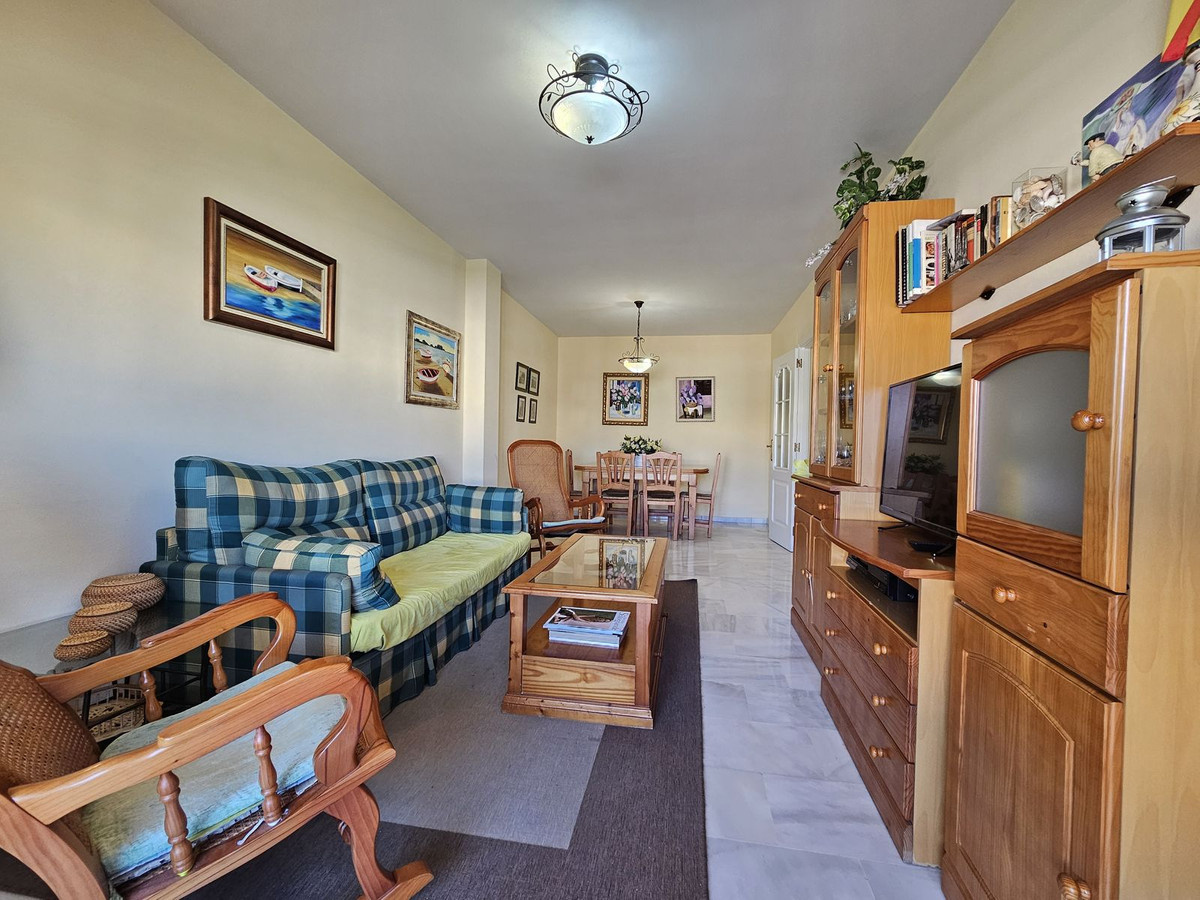 Se vende Apartamento Planta Media de 2 dormitorios en Costa Del Sol, Málaga, España