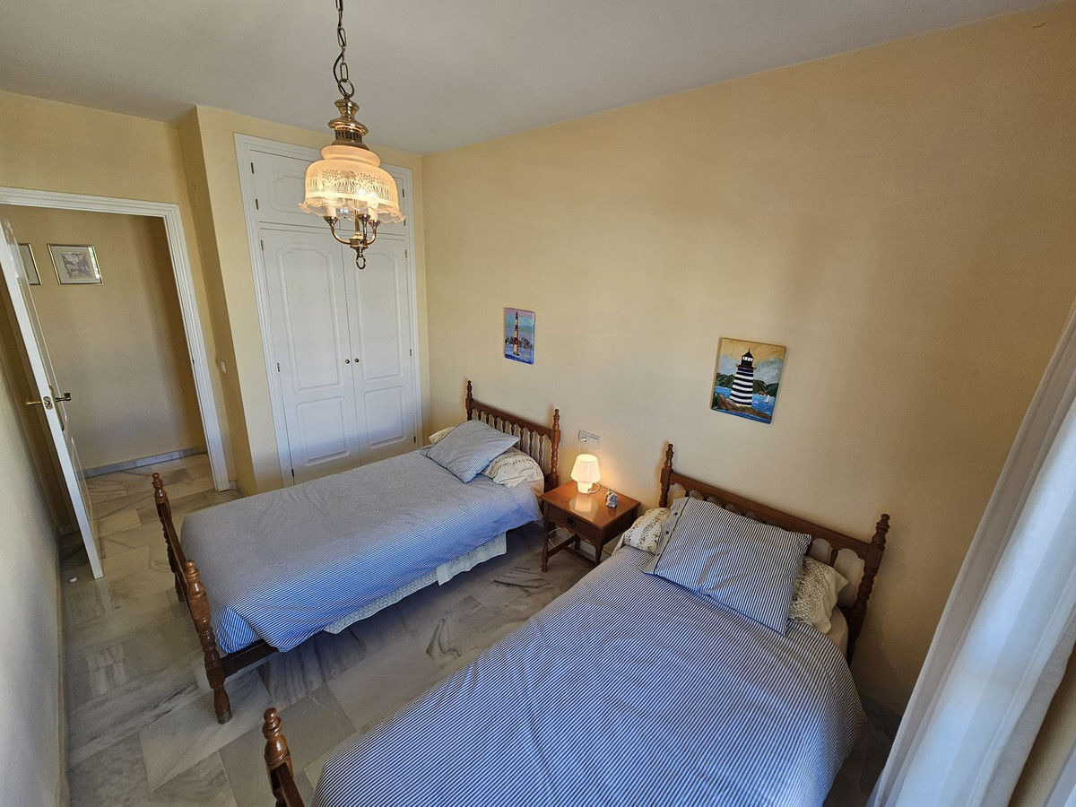 Se vende Apartamento Planta Media de 2 dormitorios en Costa Del Sol, Málaga, España