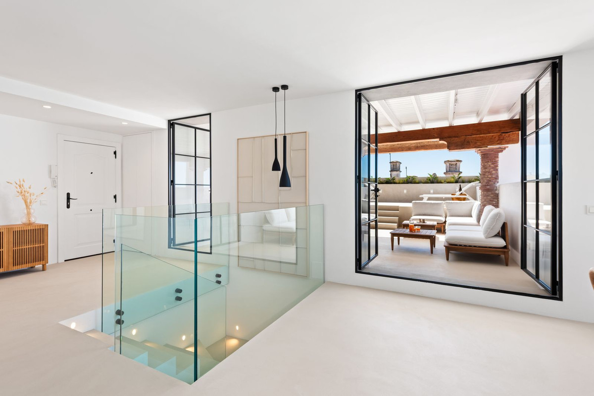 4 Bed Apartment for sale in La Duquesa Costa Del Sol, Málaga, Spain