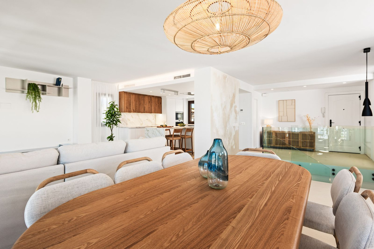 4 Bed Apartment for sale in La Duquesa Costa Del Sol, Málaga, Spain