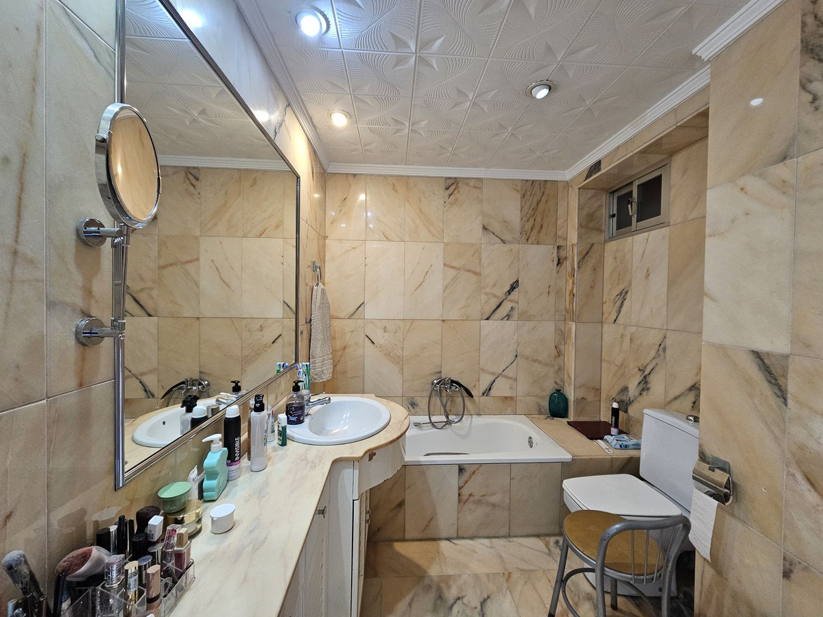 3 Bed Apartment for sale in Estepona Costa Del Sol, Málaga, Spain