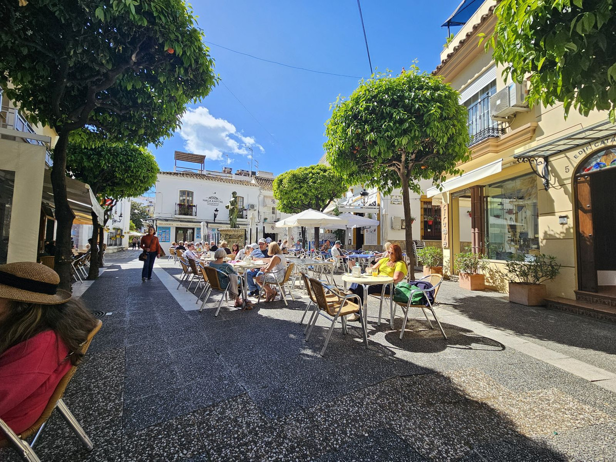 3 Bed Apartment for sale in Estepona Costa Del Sol, Málaga, Spain