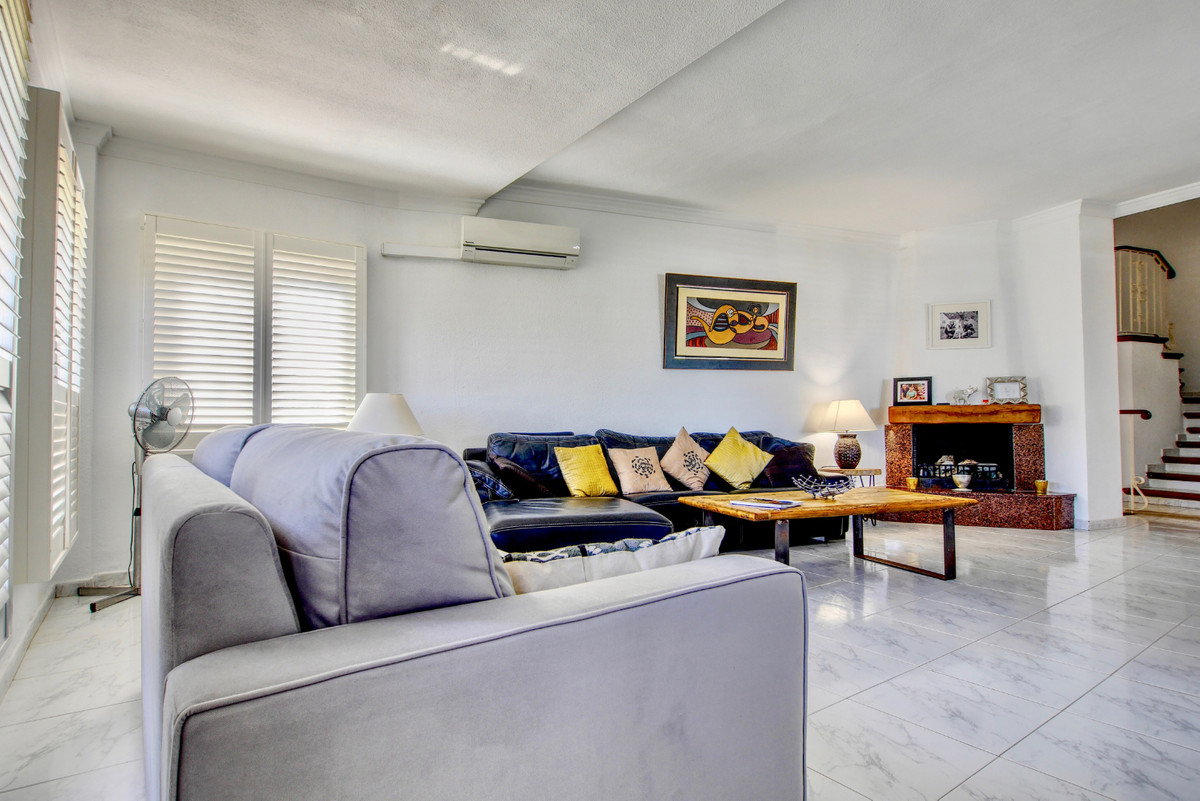 3 Bed Apartment for sale in Puerto De Cabopino Costa Del Sol, Málaga, Spain