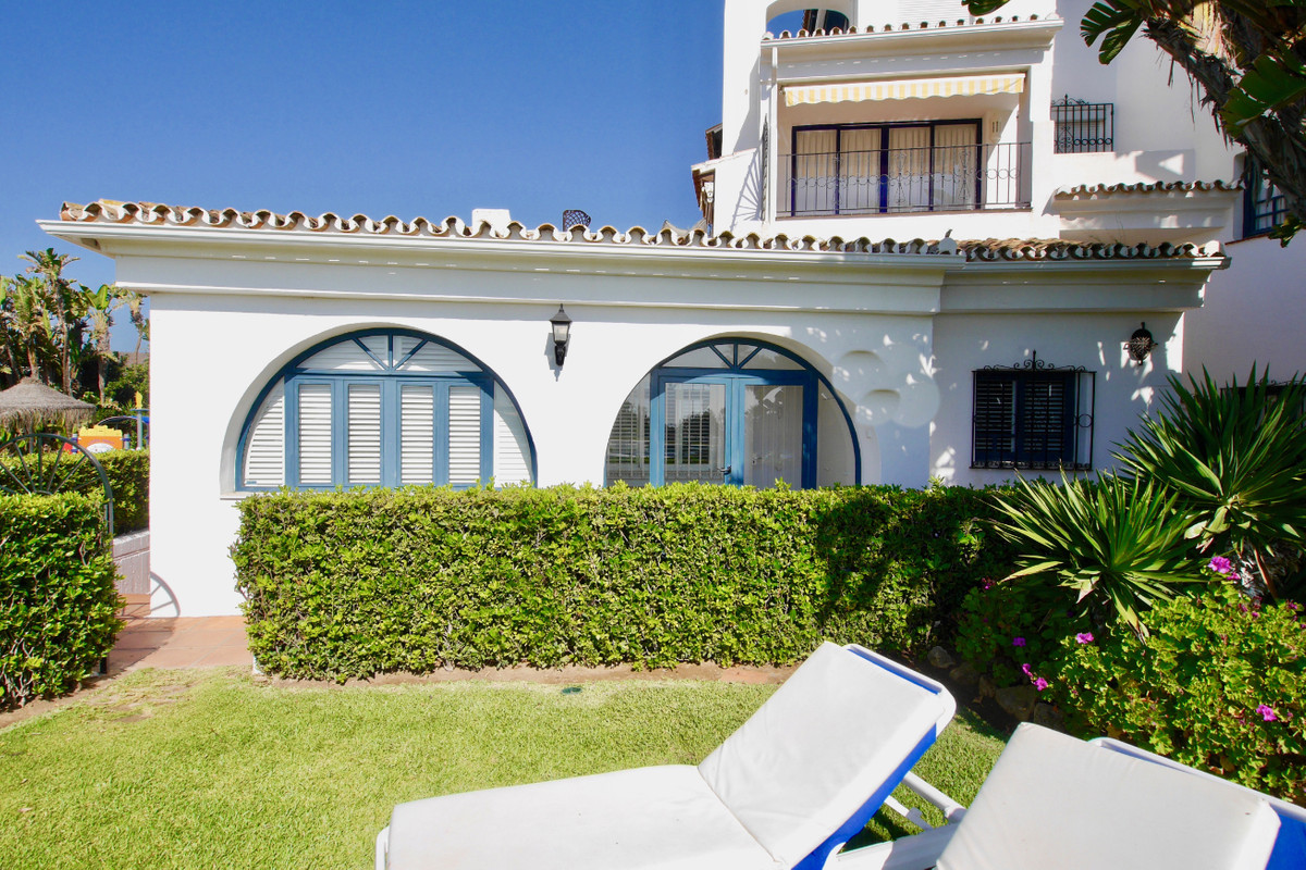 3 Bed Apartment for sale in Puerto De Cabopino Costa Del Sol, Málaga, Spain