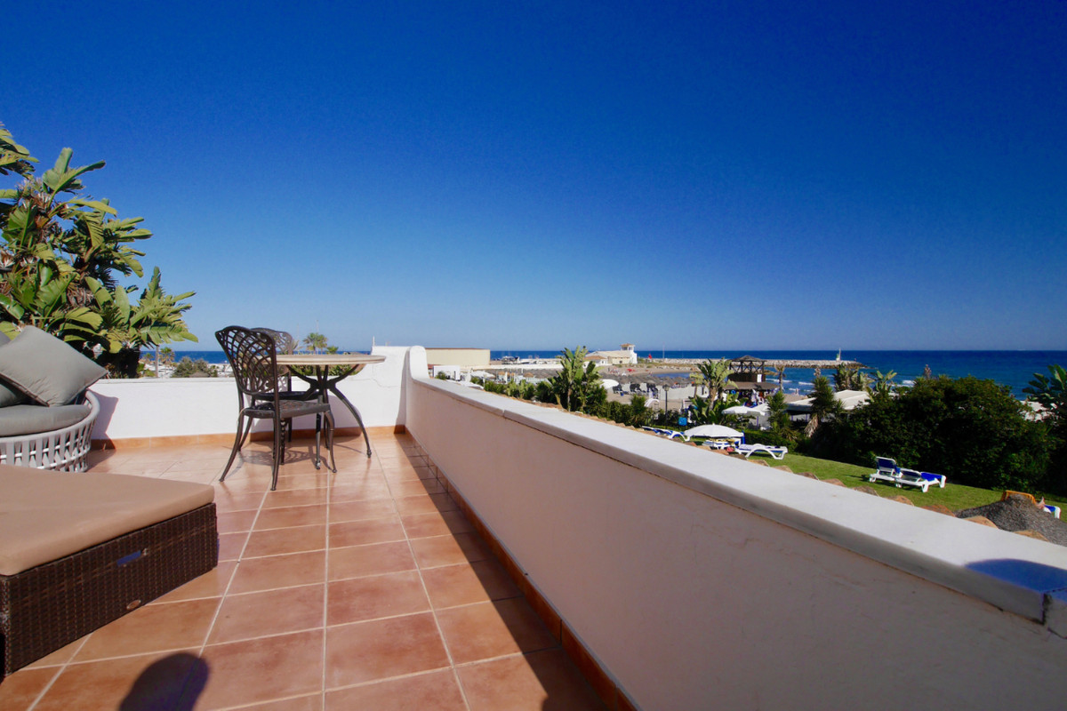 3 Bed Apartment for sale in Puerto De Cabopino Costa Del Sol, Málaga, Spain