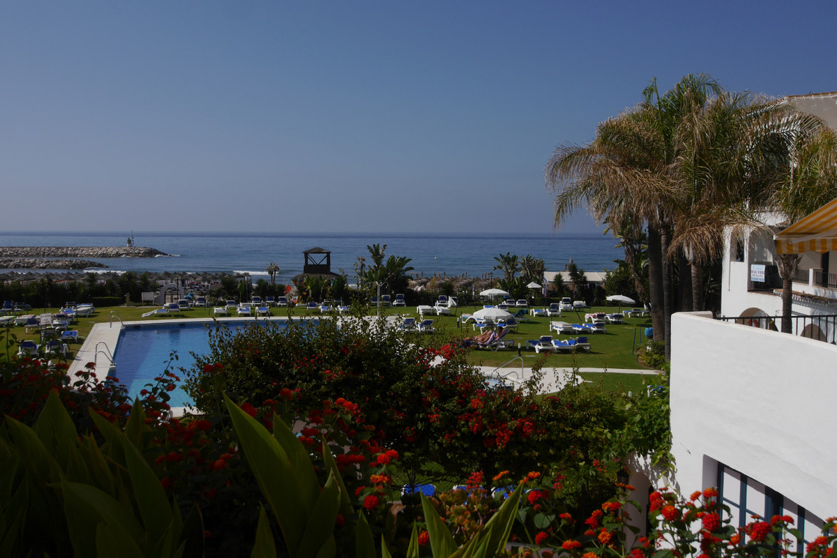 3 Bed Apartment for sale in Puerto De Cabopino Costa Del Sol, Málaga, Spain