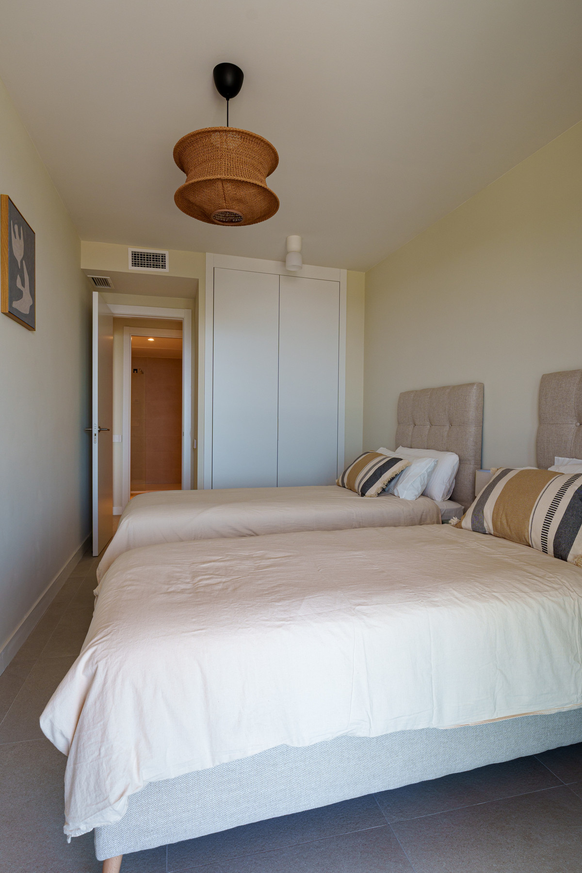 Se vende Apartamento Planta Media de 2 dormitorios en Costa Del Sol, Málaga, España