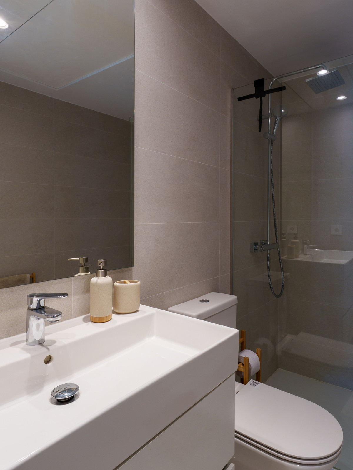 Se vende Apartamento Planta Media de 2 dormitorios en Costa Del Sol, Málaga, España