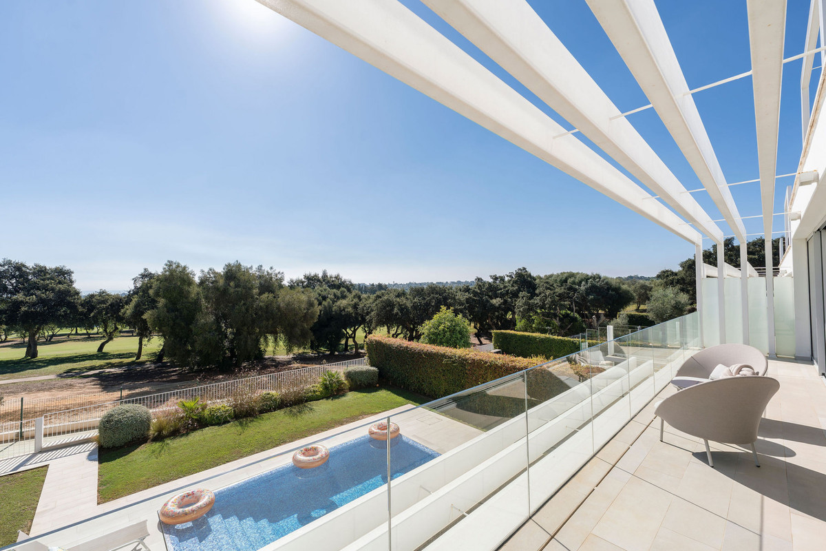 Se vende Villa - Chalet de 5 dormitorios en Costa Del Sol, Cadiz, España