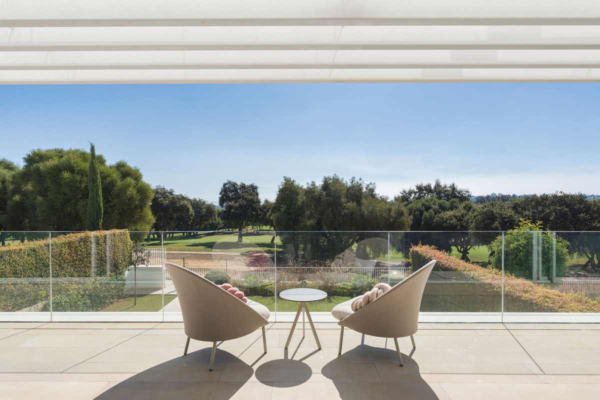 Se vende Villa - Chalet de 5 dormitorios en Costa Del Sol, Cadiz, España