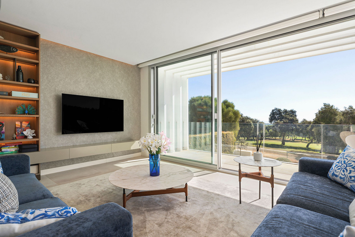 Se vende Villa - Chalet de 5 dormitorios en Costa Del Sol, Cadiz, España