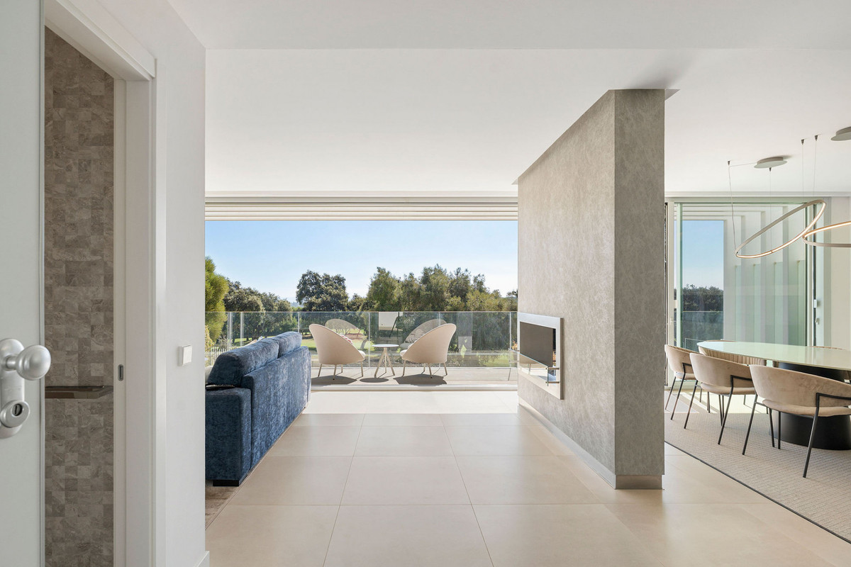 Se vende Villa - Chalet de 5 dormitorios en Costa Del Sol, Cadiz, España