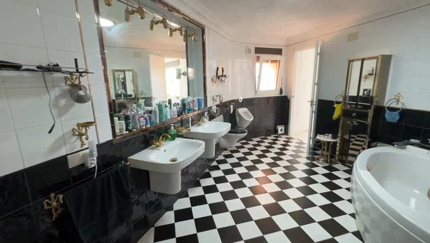 Se vende Villa - Chalet de 4 dormitorios en Costa Blanca, Alicante, España
