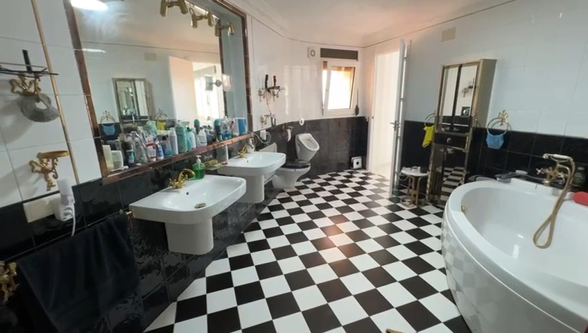 Se vende Villa - Chalet de 4 dormitorios en Costa Blanca, Alicante, España