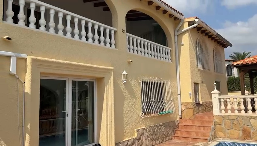 Se vende Villa - Chalet de 4 dormitorios en Costa Blanca, Alicante, España