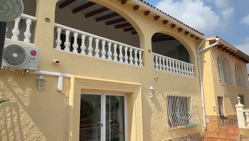Se vende Villa - Chalet de 4 dormitorios en Costa Blanca, Alicante, España