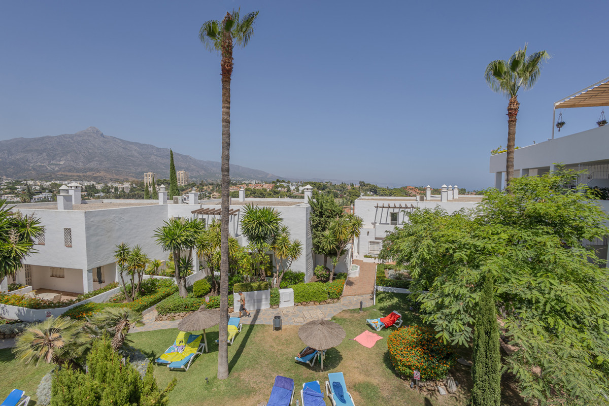 2 Bed Apartment for sale in Nueva Andalucía Costa Del Sol, Málaga, Spain