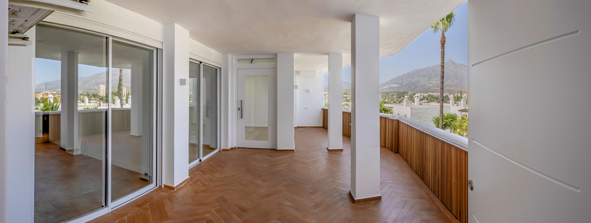2 Bed Apartment for sale in Nueva Andalucía Costa Del Sol, Málaga, Spain