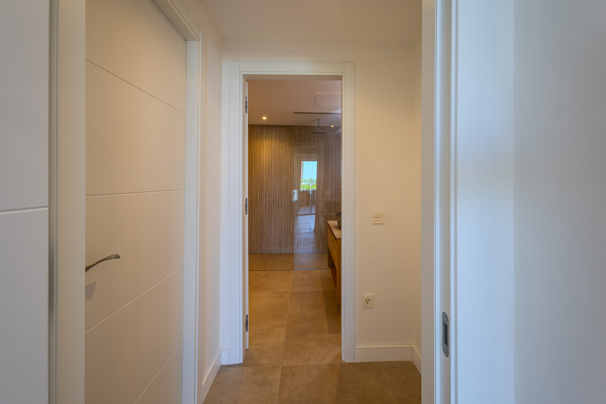 2 Bed Apartment for sale in Nueva Andalucía Costa Del Sol, Málaga, Spain