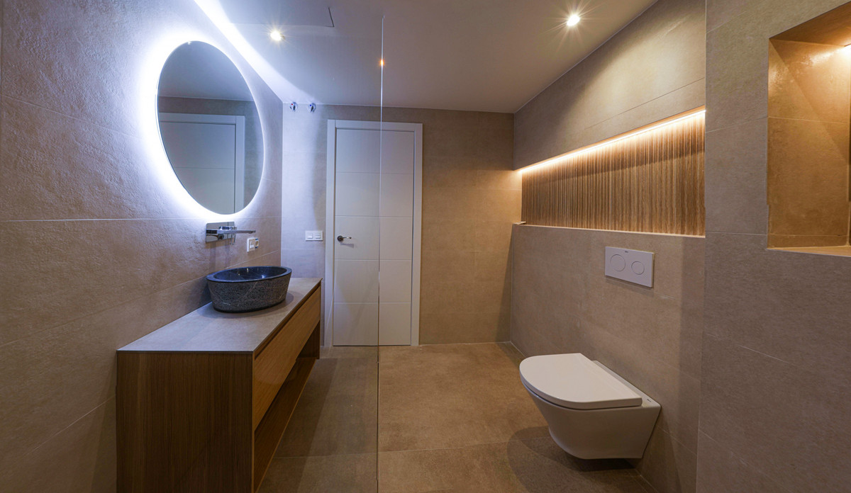 2 Bed Apartment for sale in Nueva Andalucía Costa Del Sol, Málaga, Spain