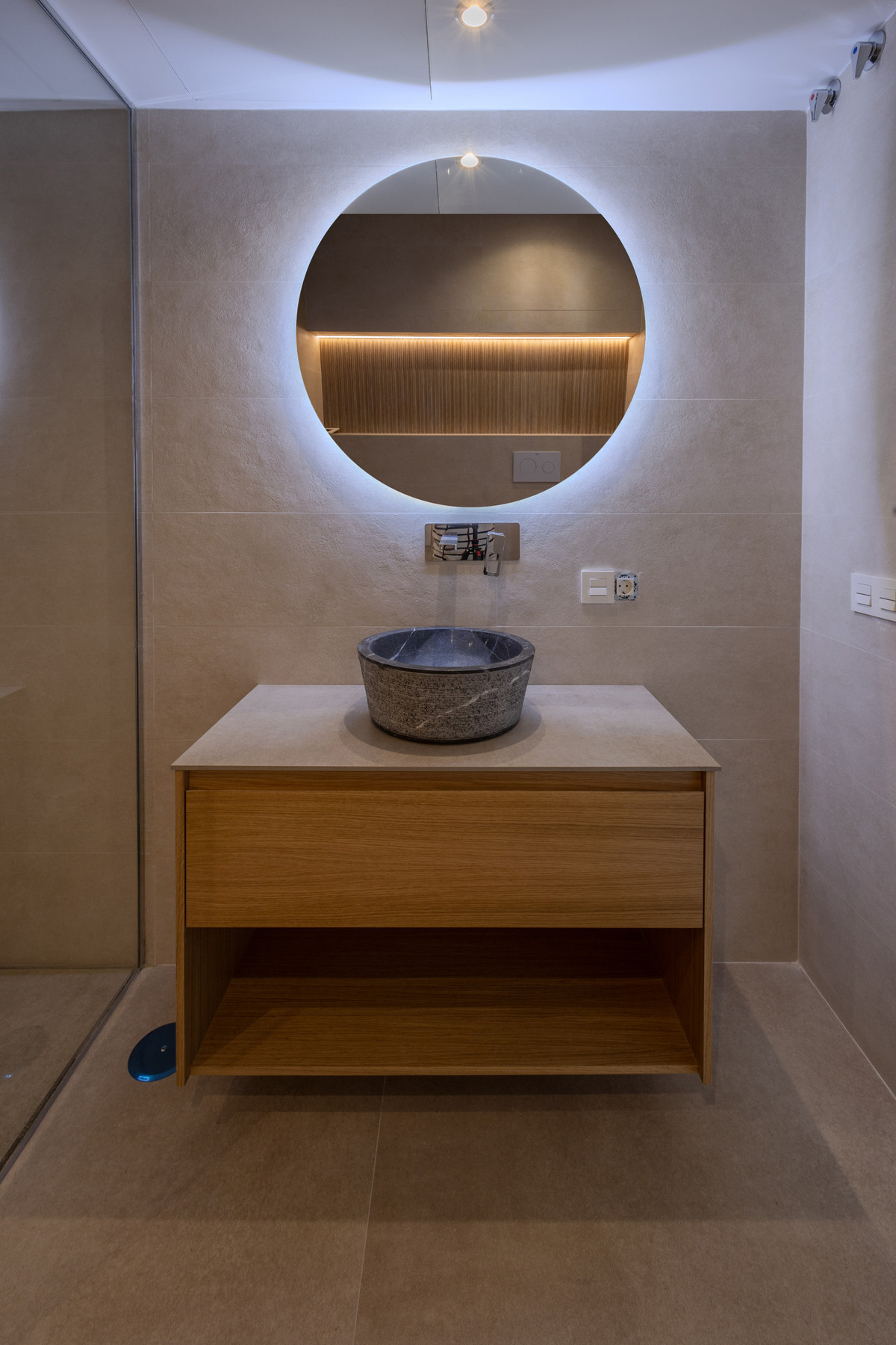 2 Bed Apartment for sale in Nueva Andalucía Costa Del Sol, Málaga, Spain