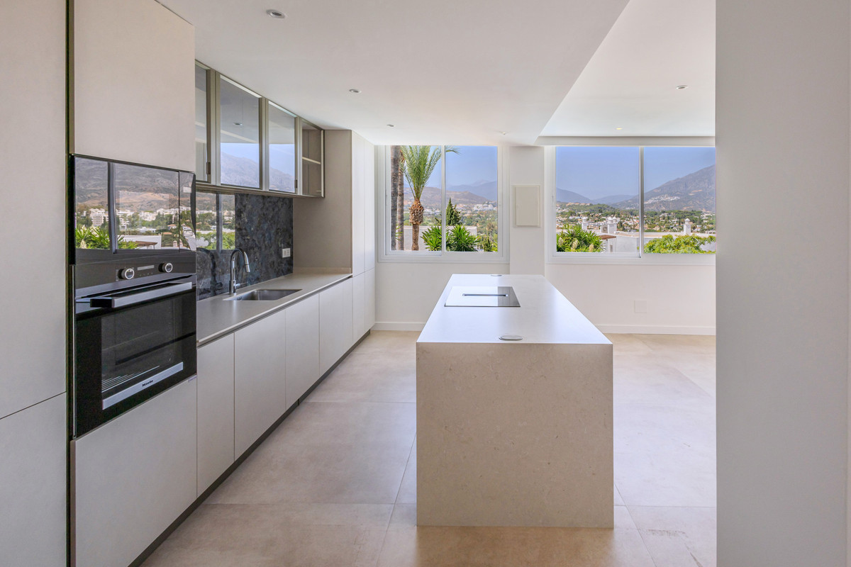 2 Bed Apartment for sale in Nueva Andalucía Costa Del Sol, Málaga, Spain