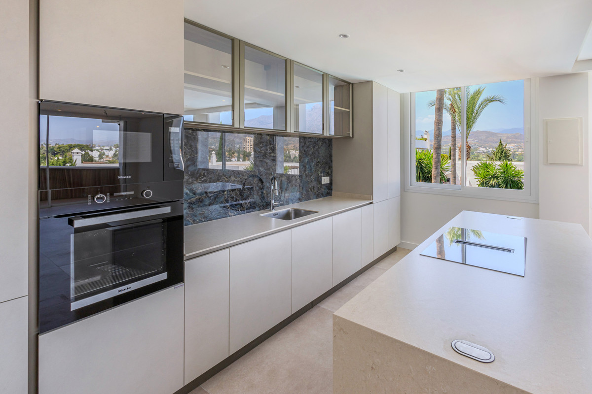 2 Bed Apartment for sale in Nueva Andalucía Costa Del Sol, Málaga, Spain