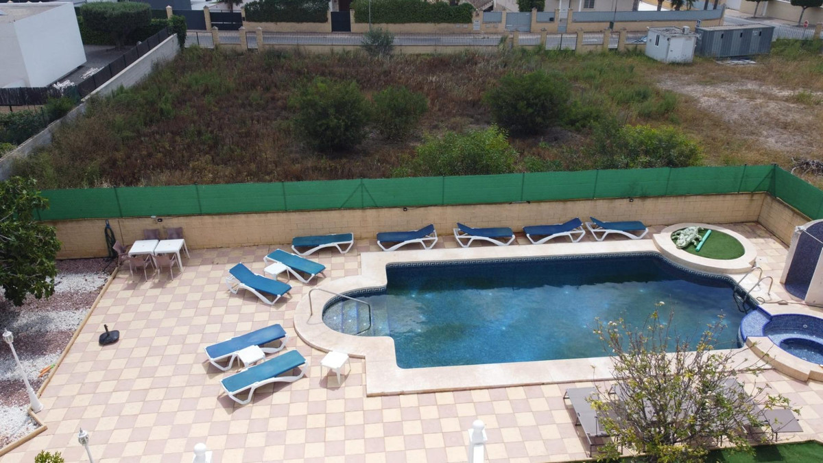 4 Bed Townhouse for sale in Lalfás Del Pi Costa Blanca, Alicante, Spain