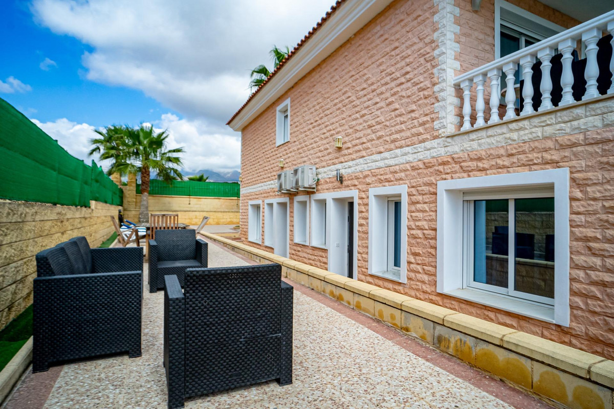 4 Bed Townhouse for sale in Lalfás Del Pi Costa Blanca, Alicante, Spain