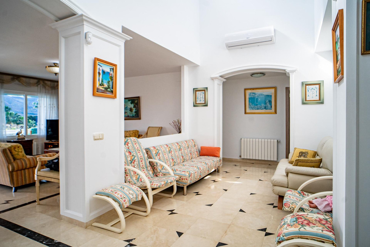 4 Bed Townhouse for sale in Lalfás Del Pi Costa Blanca, Alicante, Spain