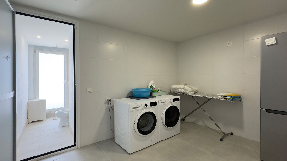 3 Bed Apartment for sale in Nueva Andalucía Costa Del Sol, Málaga, Spain