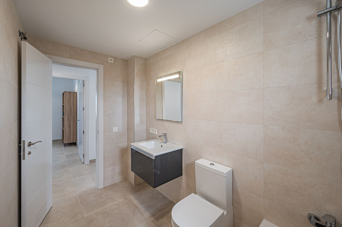 Se vende Villa - Chalet de 3 dormitorios en Costa Del Sol East, Málaga, España