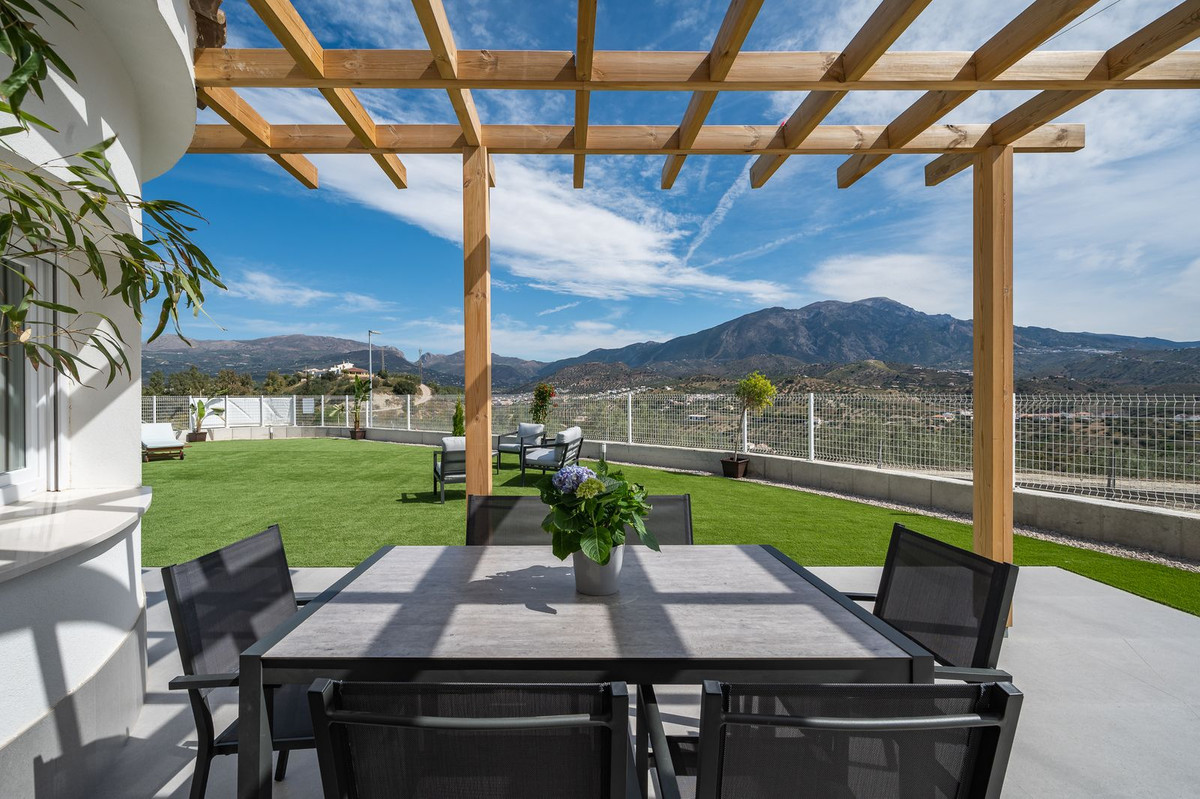 Se vende Villa - Chalet de 3 dormitorios en Costa Del Sol East, Málaga, España