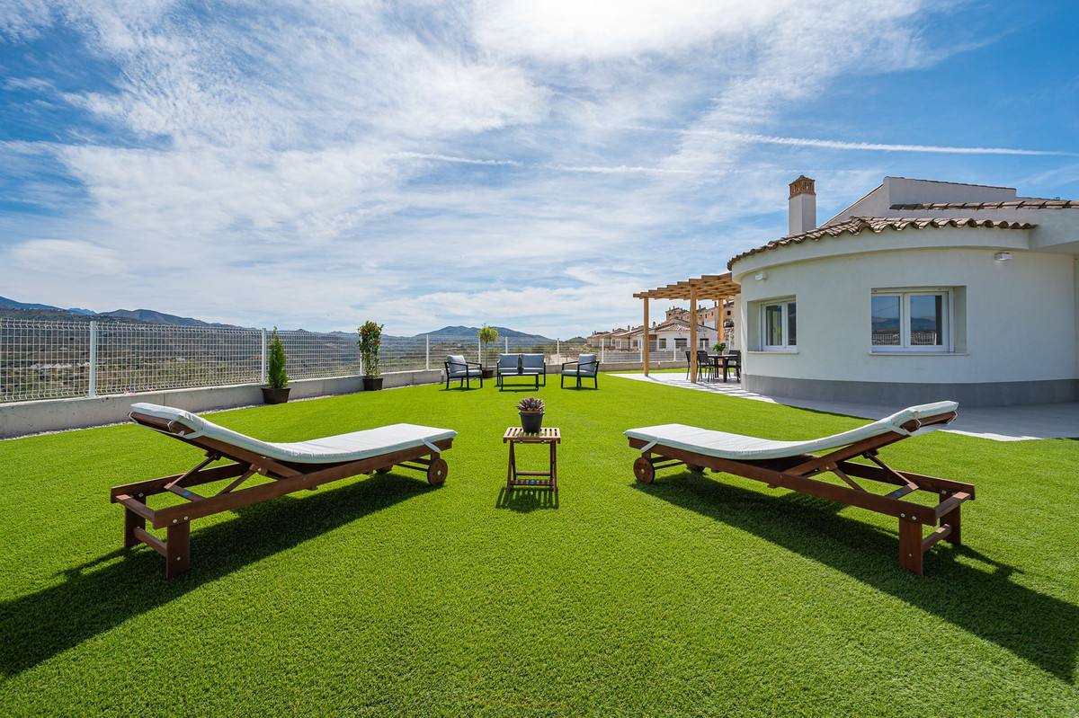 Se vende Villa - Chalet de 3 dormitorios en Costa Del Sol East, Málaga, España
