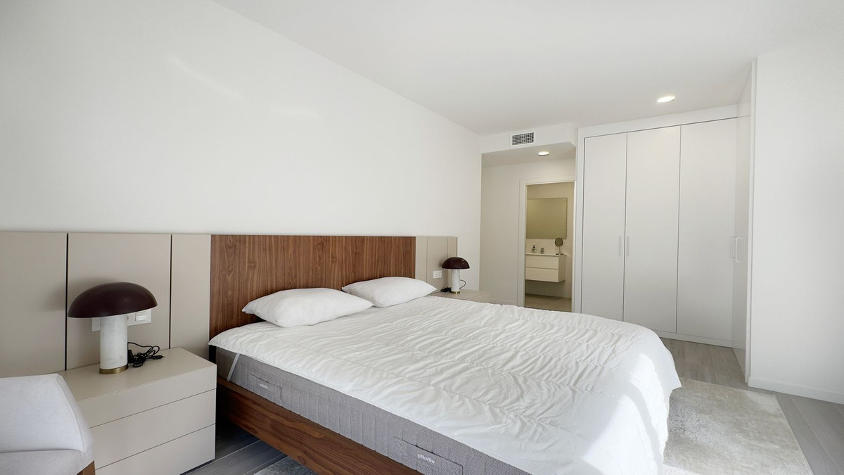 3 Bed Apartment for sale in Nueva Andalucía Costa Del Sol, Málaga, Spain